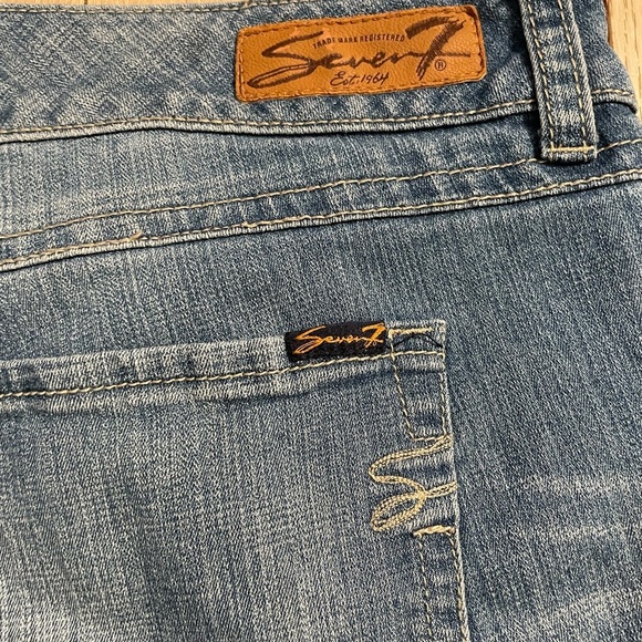 7 for all Mankind embroidered stretch Jean Shorts size 20 - Picture 7 of 10